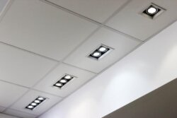 Spot light 2752 - Image 2